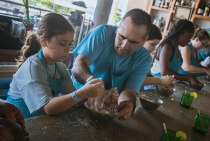 Cartagena: clase de repostería colombiana con taza de café
