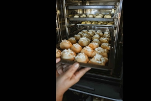 Cartagena: clase de repostería colombiana con taza de café