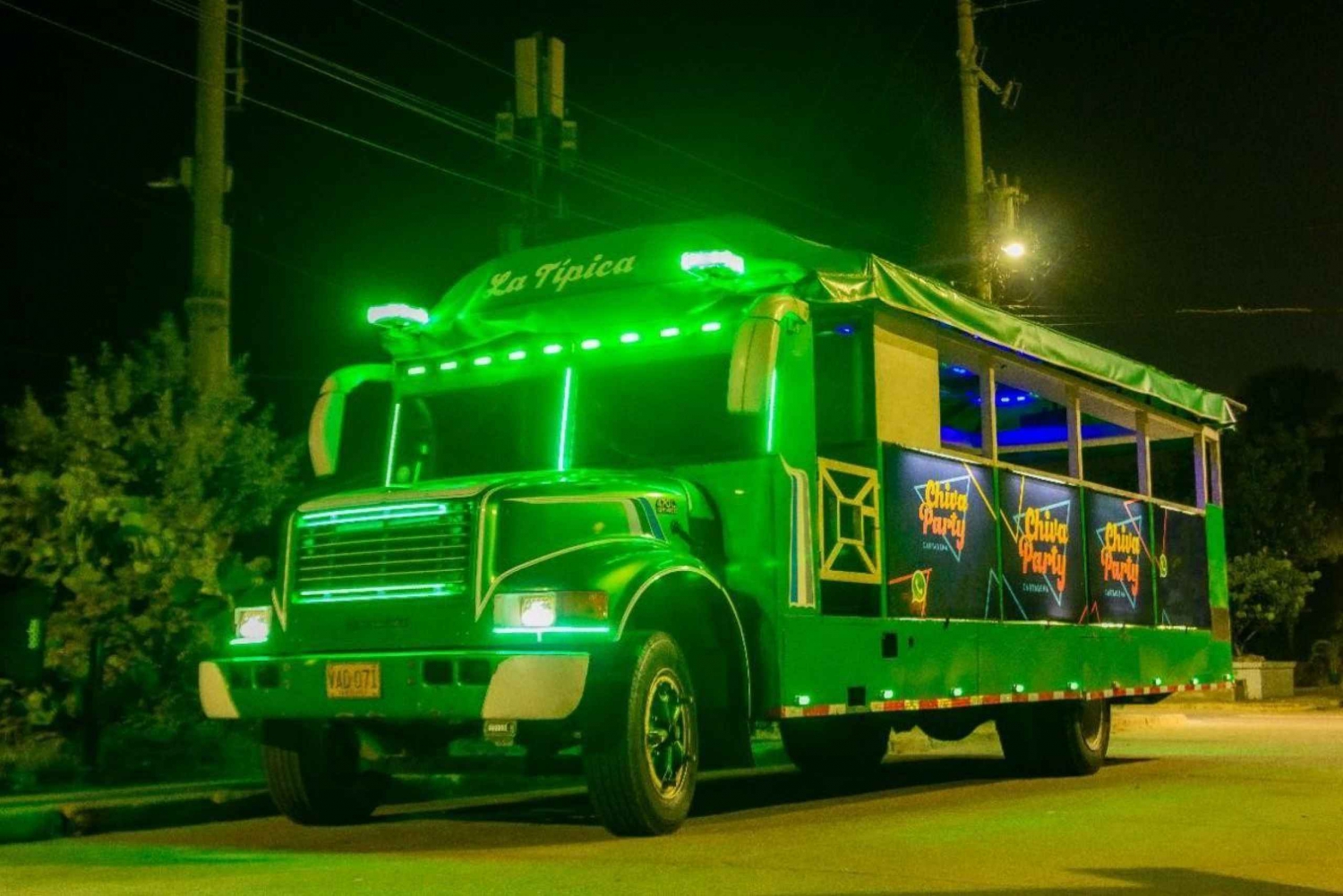 Cartagenassa: Chiva Party Bus Tour with Disco Entry