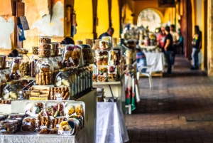 Cartagena: tour a piedi guidato della città vecchia con cibo e bevande