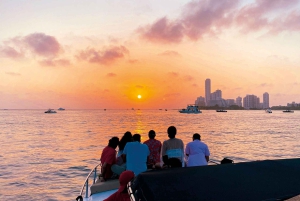 Cartagena: Party bei Sonnenuntergang auf einem Boot und im Strandclub