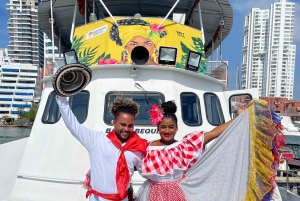 Cartagena: Wycieczka łodzią białą nocą z kolacją i otwartym barem