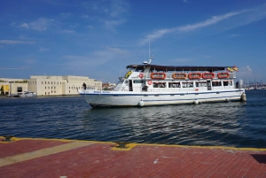 Cartagena: Wycieczka łodzią białą nocą z kolacją i otwartym barem