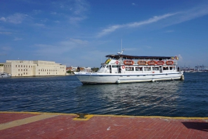 Cartagena: Wycieczka łodzią białą nocą z kolacją i otwartym barem