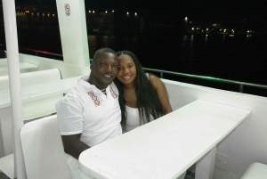 Cartagena: Wycieczka łodzią białą nocą z kolacją i otwartym barem