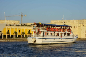Cartagena: Wycieczka łodzią białą nocą z kolacją i otwartym barem