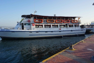 Cartagena: Wycieczka łodzią białą nocą z kolacją i otwartym barem