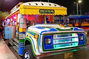 Тур на автобусе Chiva Rumbera с музыкой, вечеринкой и развлечениями в Картахене