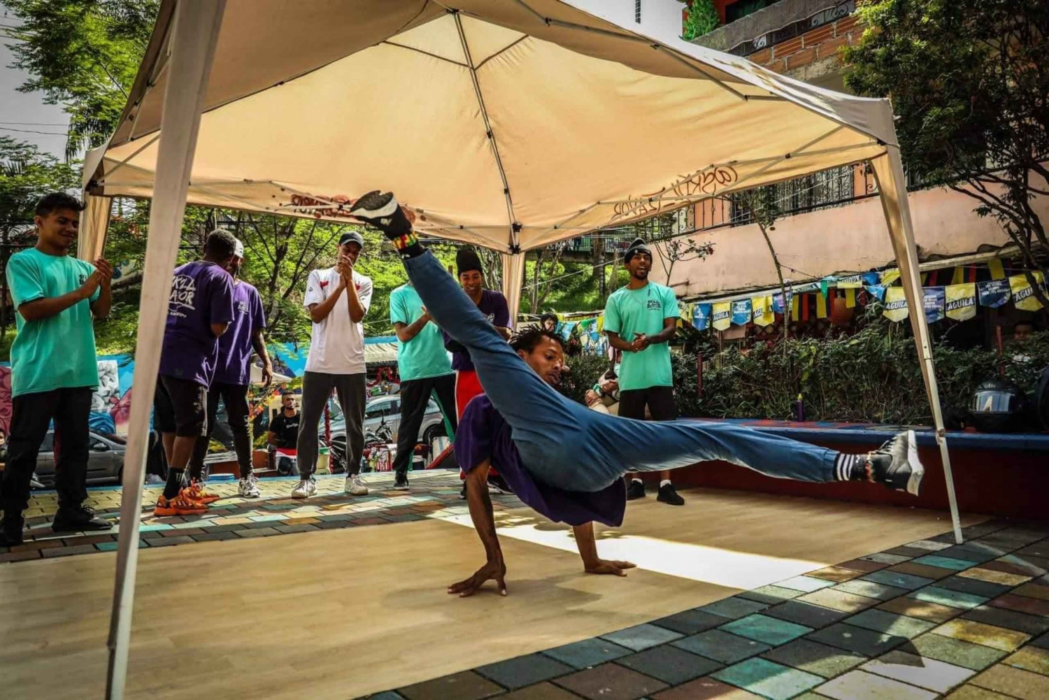 Medellín: Graffiti-rundtur i Comuna 13 med snacks