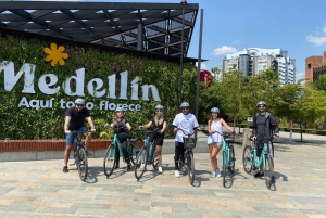 E-Bike City Tour Medellin con birra locale e snack