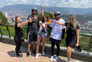 E-Bike City Tour Medellin con birra locale e snack