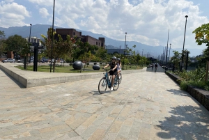 E-Bike City Tour Medellin con birra locale e snack