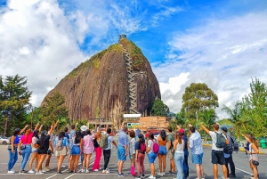 From Medellin: Guatape El Peñol with Boat, Breakfast & Lunch