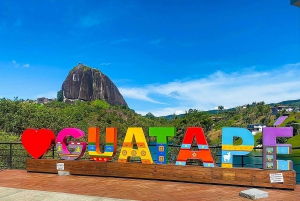 From Medellin: Guatape El Peñol with Boat, Breakfast & Lunch