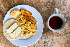 From Medellin: Guatape El Peñol with Boat, Breakfast & Lunch