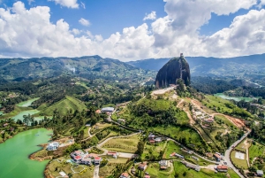 From Medellin: Guatape El Peñol with Boat, Breakfast & Lunch