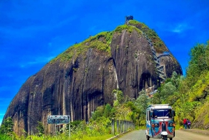 From Medellin: Guatape El Peñol with Boat, Breakfast & Lunch