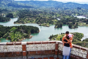 From Medellin: Guatape El Peñol with Boat, Breakfast & Lunch