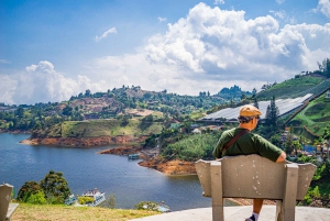 From Medellin: Guatape El Peñol with Boat, Breakfast & Lunch