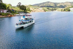 From Medellin: Guatape El Peñol with Boat, Breakfast & Lunch