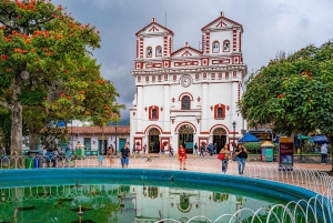 From Medellin: Guatape El Peñol with Boat, Breakfast & Lunch