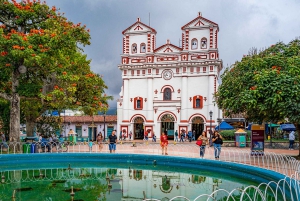 From Medellin: Guatape El Peñol with Boat, Breakfast & Lunch