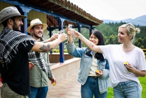 Von Medellin: 100 Jahre alte Finca, Reiten und mehr