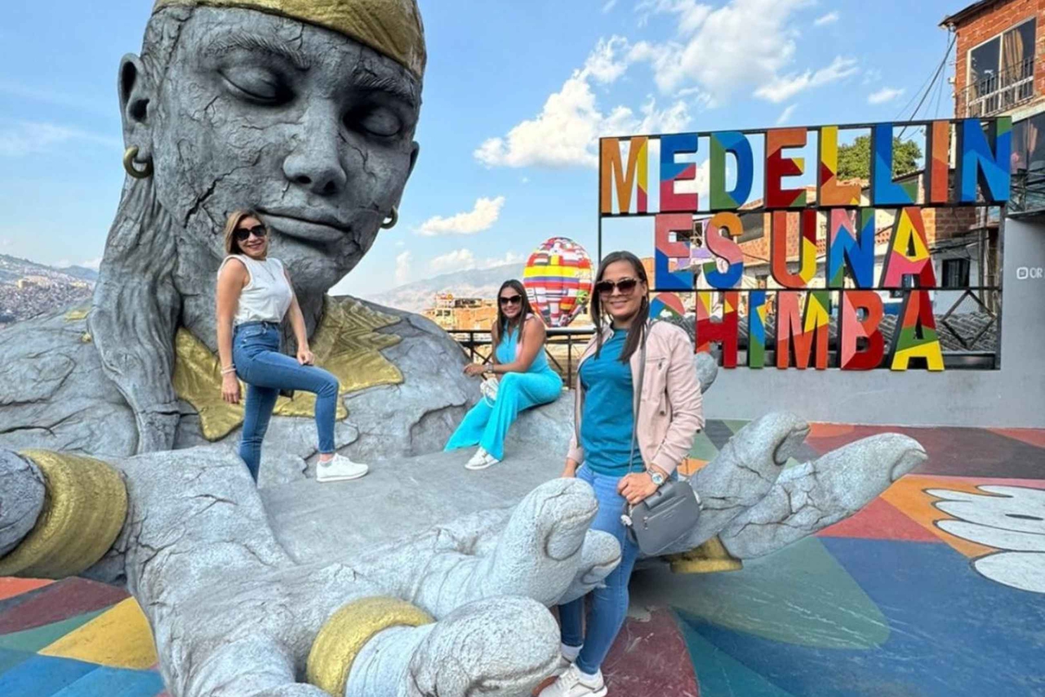 Medellin: Comuna 13/Mirador La Palma, fra gatekunst til himmelen/privat