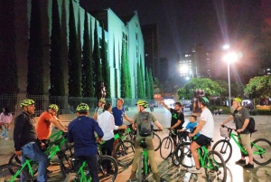 Medellin: Bike City Tour with Local Food and Drink Tastings