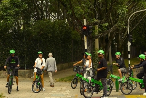 Medellin: Bike City Tour with Local Food and Drink Tastings