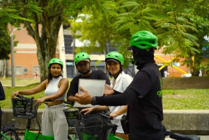 Medellin: Bike City Tour with Local Food and Drink Tastings