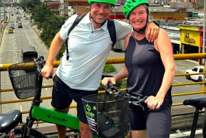 Medellin: Bike City Tour with Local Food and Drink Tastings