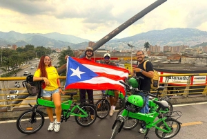 Medellin: Bike City Tour with Local Food and Drink Tastings