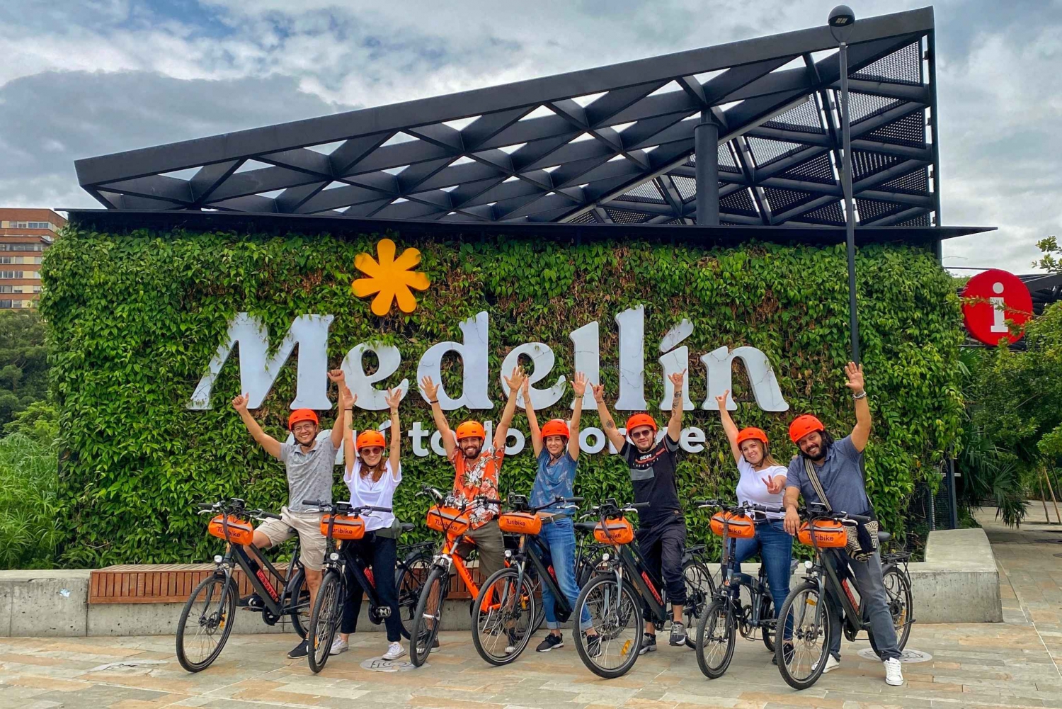Medellín: Ride an E-Bike Like a Local with Snack Included