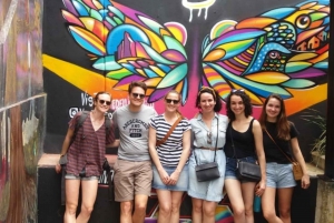 Medellín: Comuna 13 District Tour with Cable Car Ride