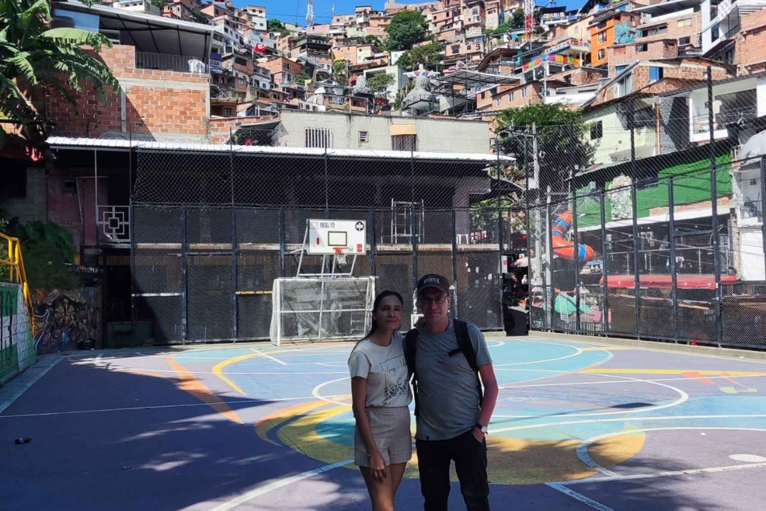 Medellín: Comuna 13 -graffitikierros köysiradalla