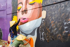 Medellin: Comuna 13 Graffiti Tour, uliczne jedzenie i kolejka linowa