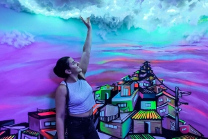 Medellin: Comuna 13 History & Graffiti Tour with Cable Car