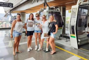 Medellin: Comuna 13 History & Graffiti Tour with Cable Car