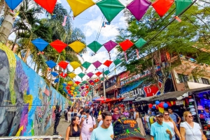 Medellin: Comuna 13 History & Graffiti Tour with Cable Car