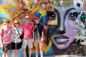 Medellín: Rundtur i Comuna 13, historie, lokal guide og svævebane