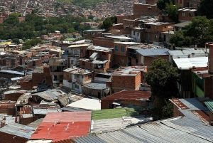 Medellín: Rundtur i Comuna 13, historie, lokal guide og svævebane