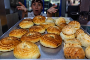 Medellín: E-bike and Foodie Tour