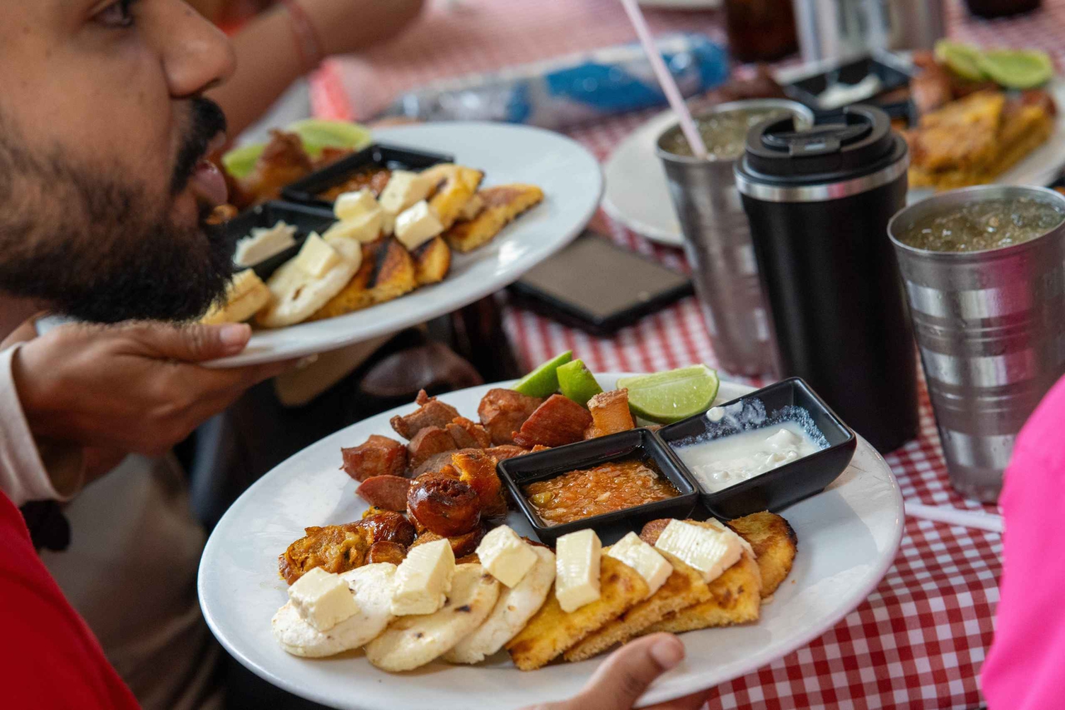 Medellin: Madtur i Laureles