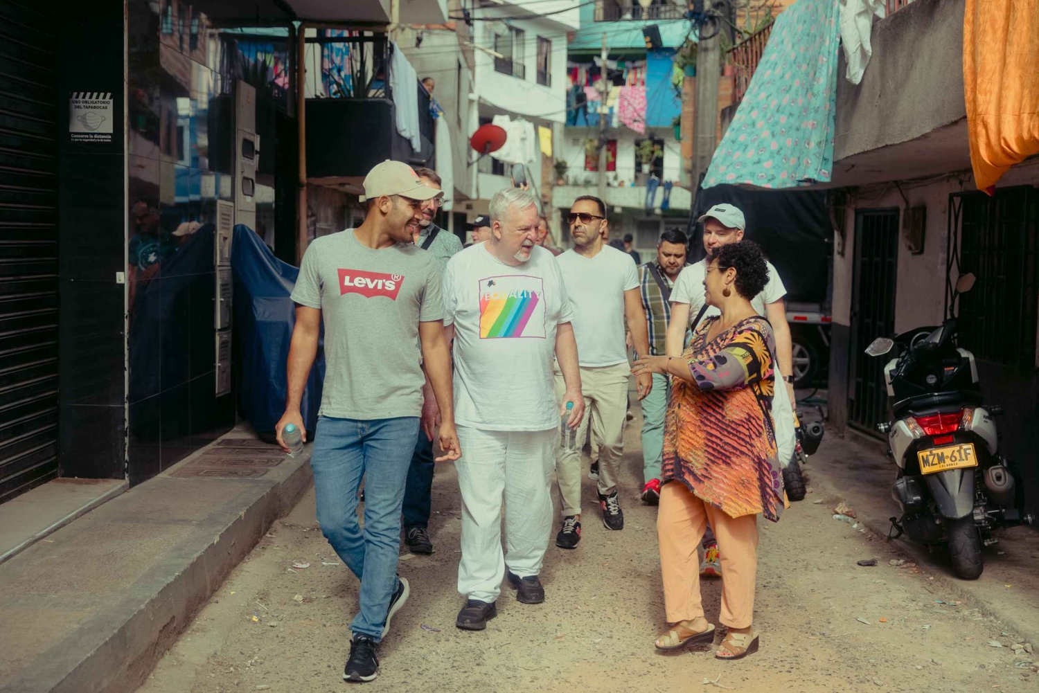 Medellin: Gay Picnic & Graffiti Experience