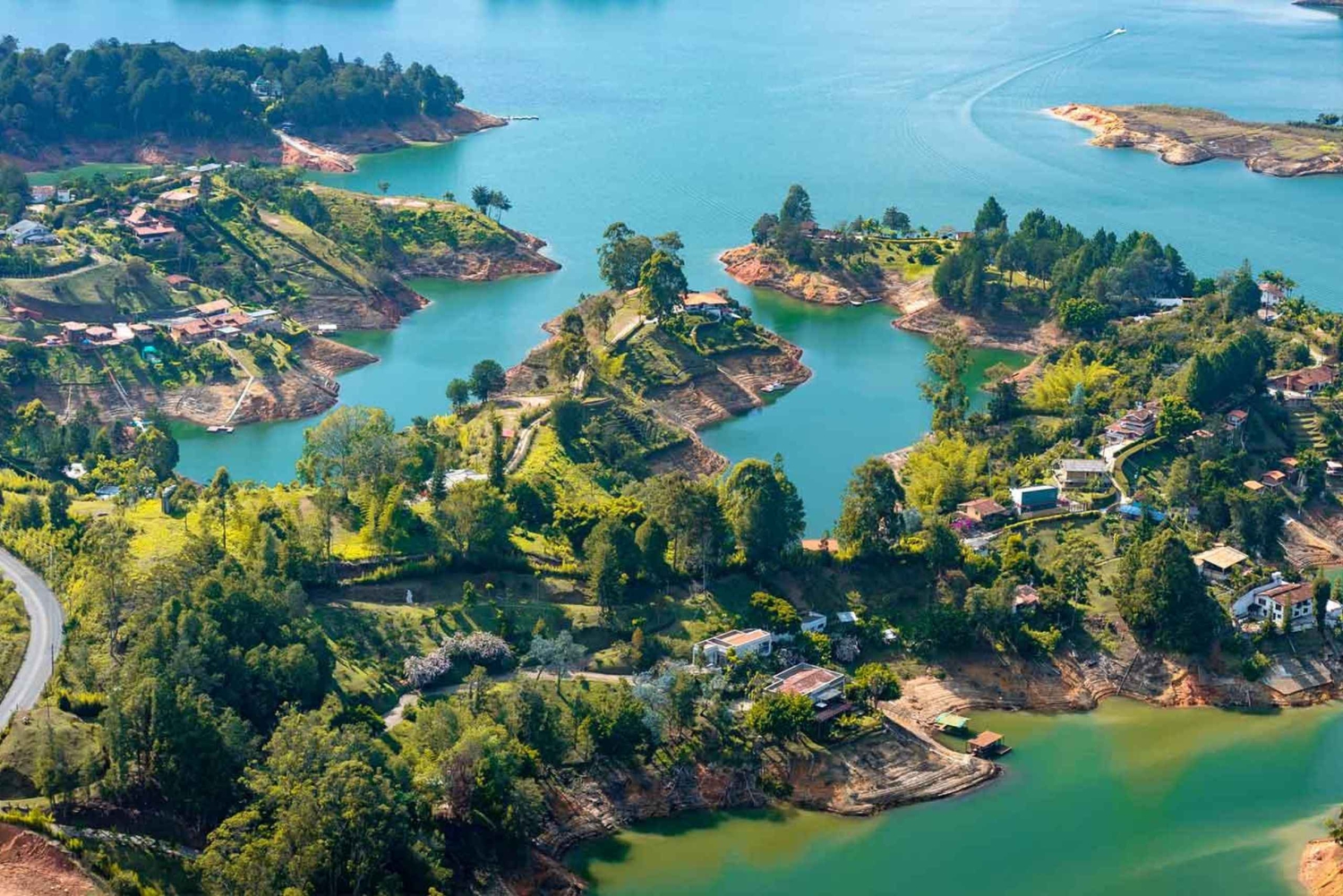 Medellin: Guatape, El Peñol og kunstworkshop – privat dagsudflugt