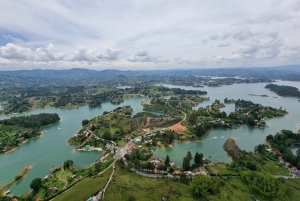 Medellín: Guatapé, El Peñol e Yate Majestic - Viagem de um dia