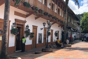 Medellín: Half-Day Private Colonial Towns Tour