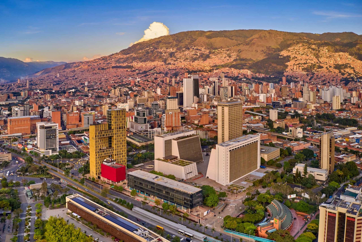 Medellín: Private Tour durch die Stadt mit Metrocable und Comuna 13