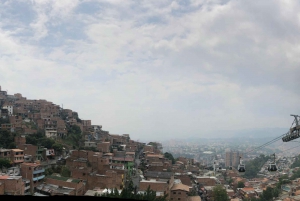 Medellín: Private Comuna 13 Street Art Tour